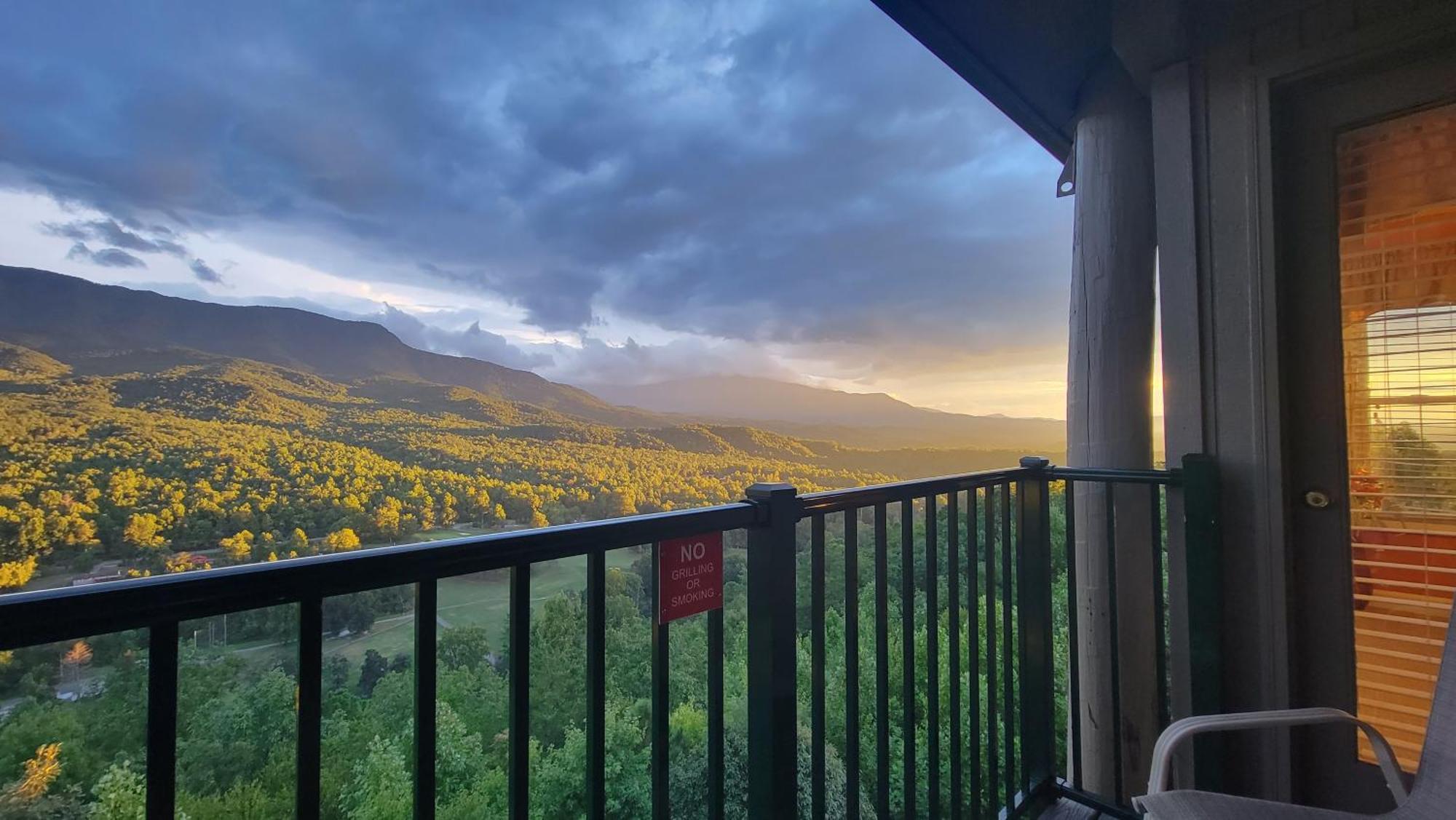 Apartamento Stairway To Heaven, Breathtaking Mtn Views Indoor Pool & Hot Tub Gatlinburg Exterior foto