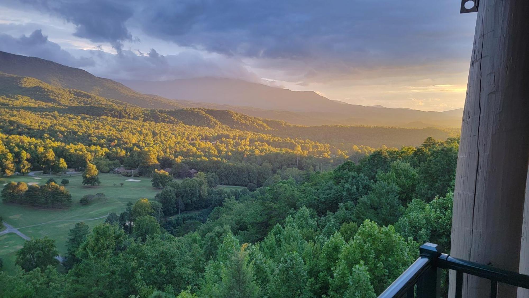 Apartamento Stairway To Heaven, Breathtaking Mtn Views Indoor Pool & Hot Tub Gatlinburg Exterior foto